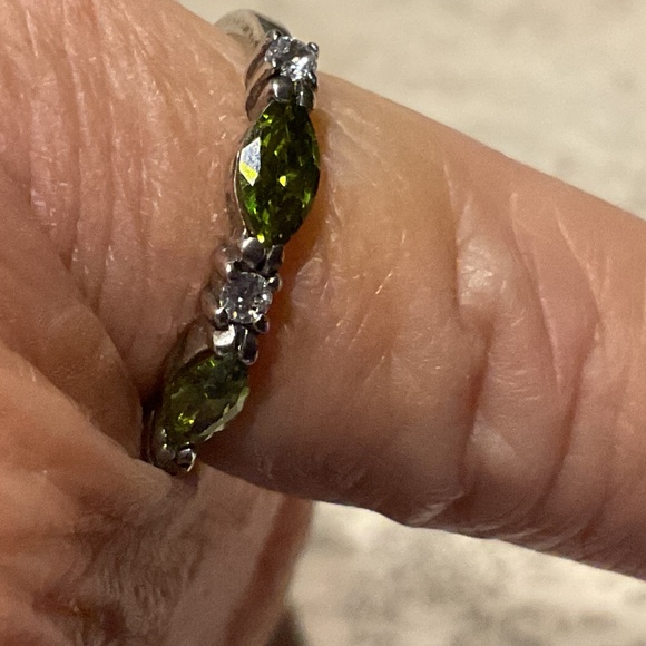 Peridot Silver Ring 925 Vintage Size 4 - Picture 1 of 9